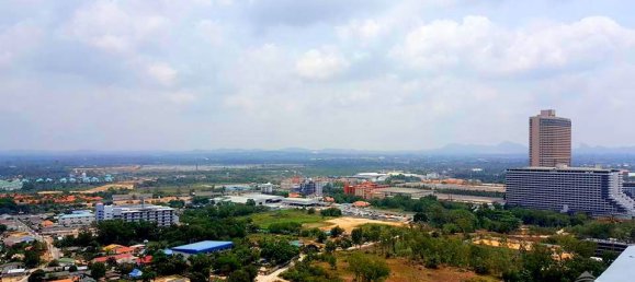 4 bedrooms Condo in Pattaya, Thailand No. 772 11