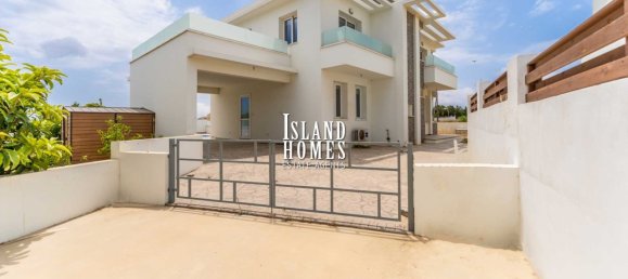 Casa de 4 dormitorios en Paralimni, Cyprus No. 23886 8