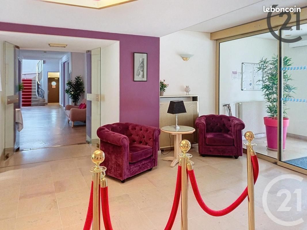 Estudio en Troyes, France No. 249457