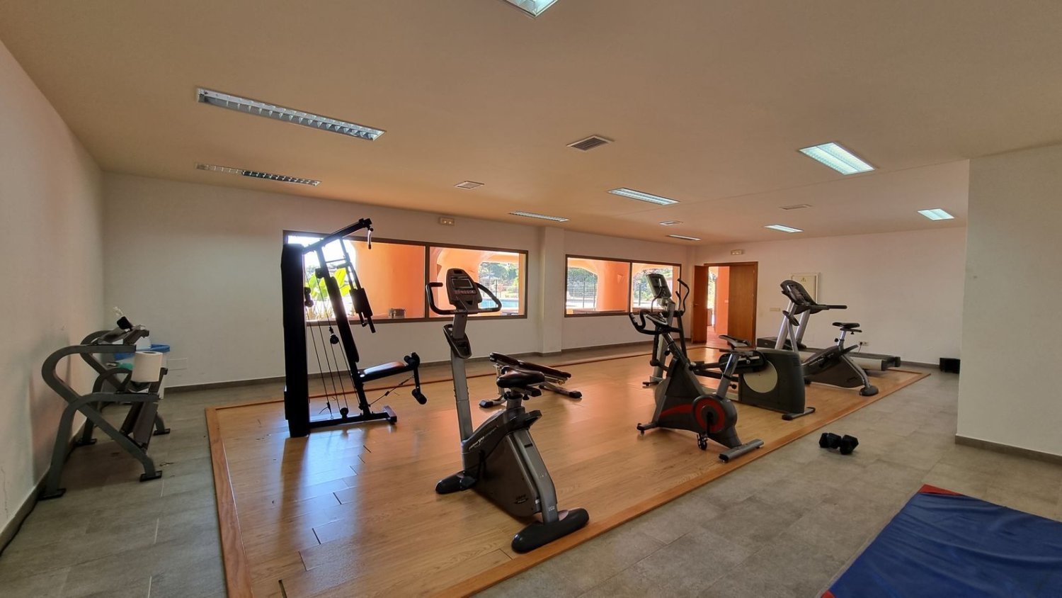 Apartamento de 2 dormitorios en Estepona, Spain No. 82449