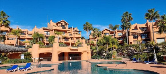 Apartamento de 2 dormitorios en Estepona, Spain No. 82449 2