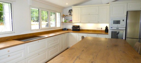 3 bedrooms House in Frejus, France No. 330021 6