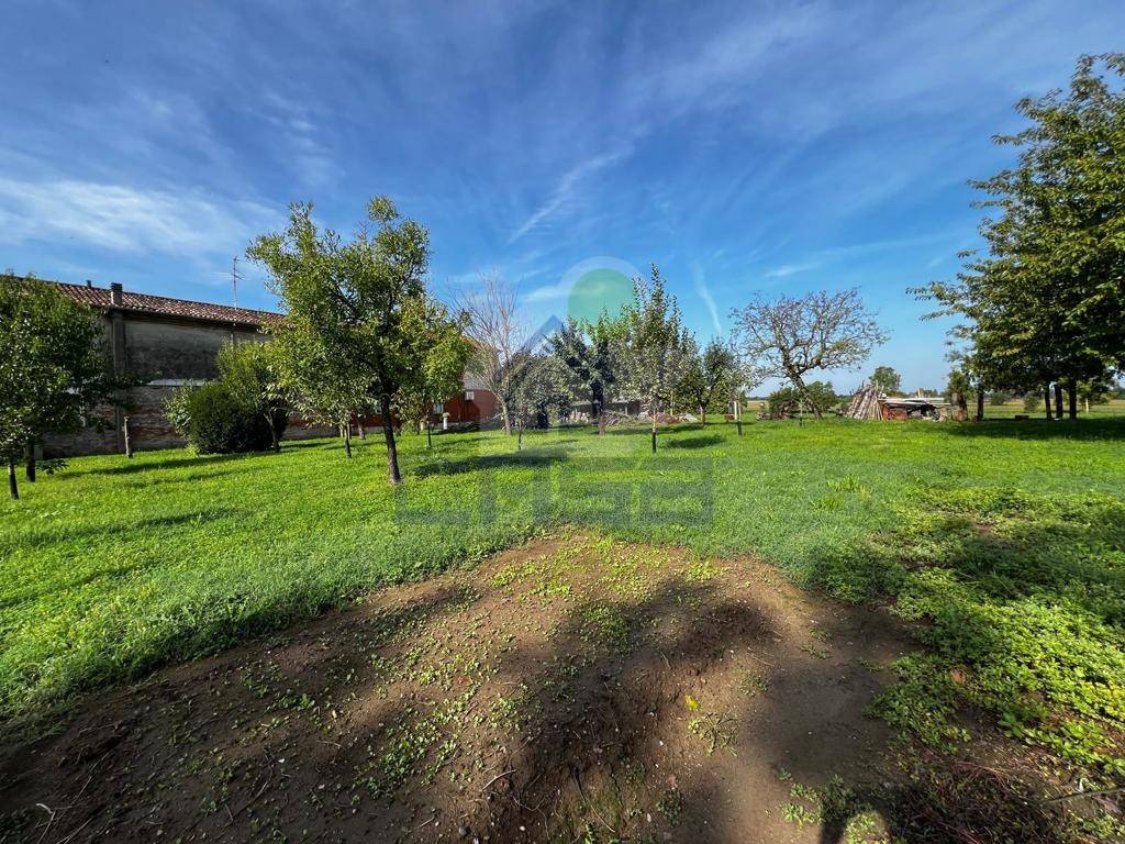 990m² Land in Piadena Drizzona, Italy No. 347583