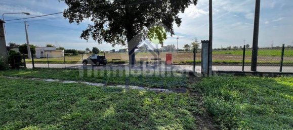 990m² Land in Piadena Drizzona, Italy No. 347583 14