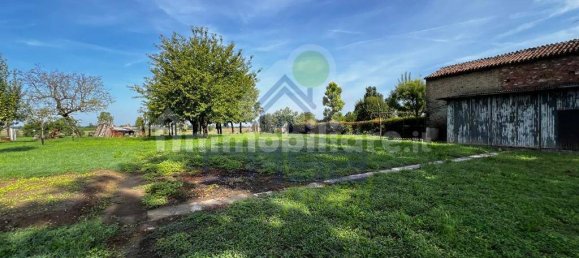 990m² Land in Piadena Drizzona, Italy No. 347583 2