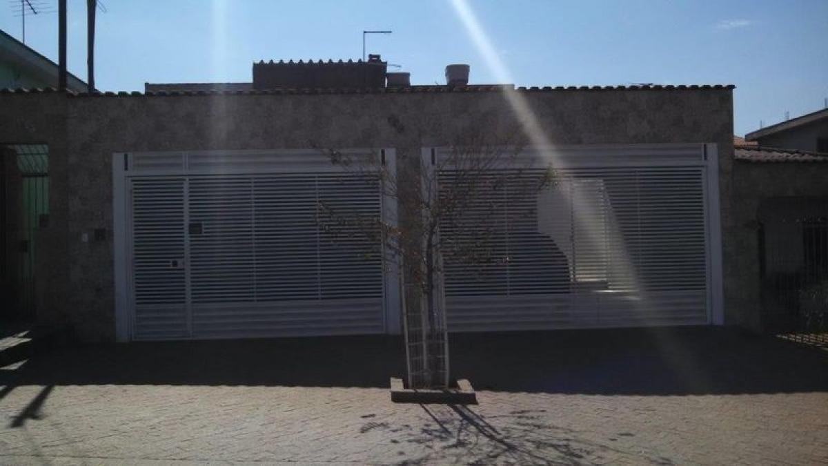 Casa de 3 dormitorios en Sao Paulo, Brazil No. 498074