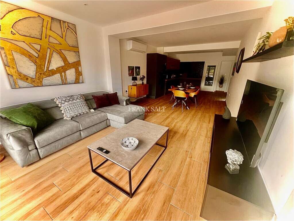 2 bedrooms Maisonette in Pieta, Malta No. 10596