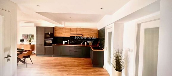 2 bedrooms Maisonette in Pieta, Malta No. 10596 3