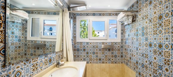 Apartamento de 2 dormitorios en Marbella, Spain No. 120415 11