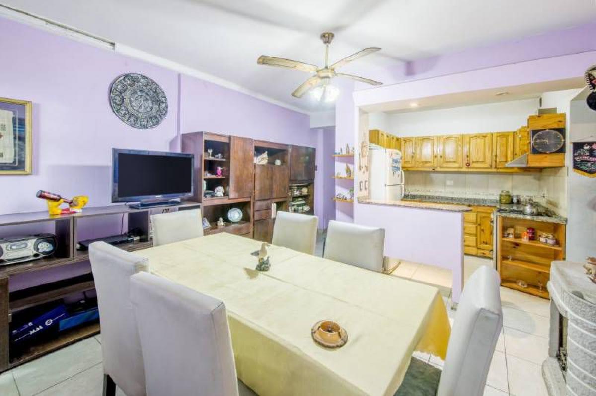 3 bedrooms House in Buenos Aires, Argentina No. 70141