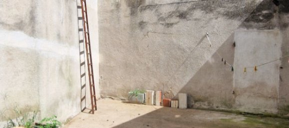 2 bedrooms House in Manthelan, France No. 209756 2