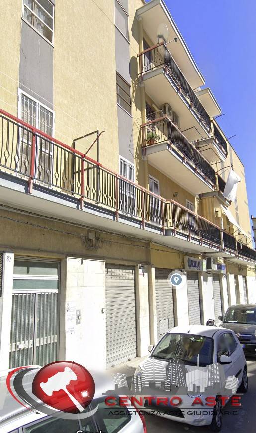 Apartamento de 4 dormitorios en Barletta, Italy No. 348571