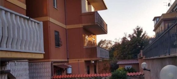 Квартира с 4 комнатами в Рим, Италия № 201918 2