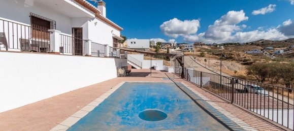 3 bedrooms House in La Zubia, Spain No. 135472 3