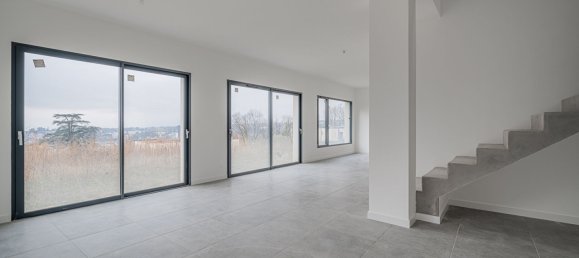 4 bedrooms House in Voiron, France No. 271923 3