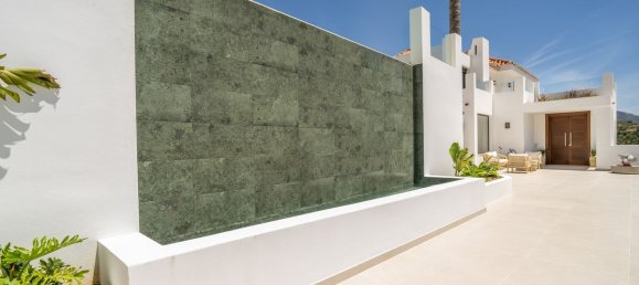 Villa de 5 dormitorios en Marbella, Spain No. 177822 32