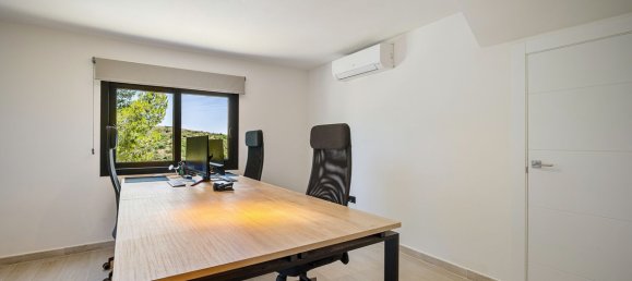 Villa de 5 dormitorios en Marbella, Spain No. 177822 18