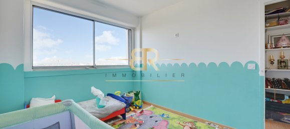 3 bedrooms Apartment in Colombes, France No. 177689 10