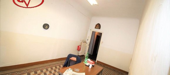 14-salle Appartement à Montevarchi, Italy No. 237708 24