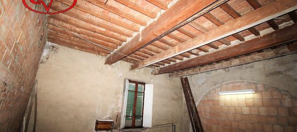 14-salle Appartement à Montevarchi, Italy No. 237708 7