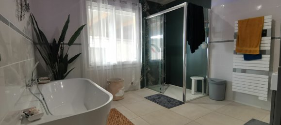 5 bedrooms House in Trelevern, France No. 200870 10