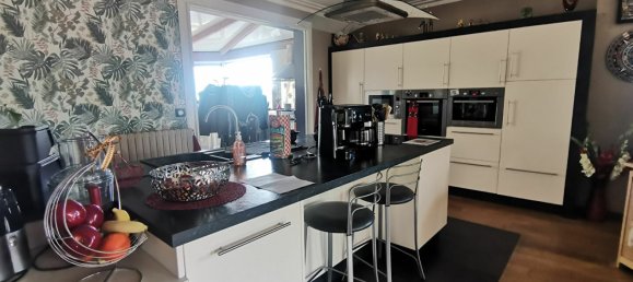 5 bedrooms House in Trelevern, France No. 200870 6