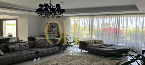 4 bedrooms Villa in Yas Island, UAE No. 40720 10