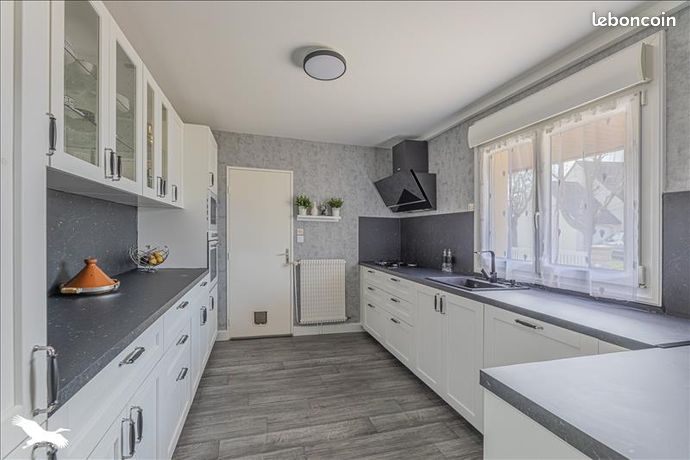 5 bedrooms House in Nazelles-Negron, France No. 306414