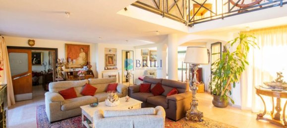 4 bedrooms Villa in Olbia, Italy No. 326964 9