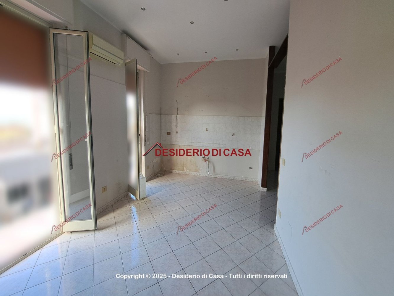 Квартира с 3 комнатами в Карини, Италия № 306676