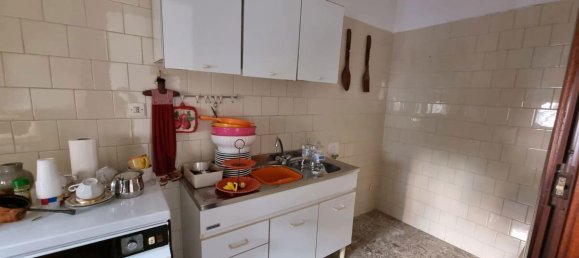 5 rooms Apartment in Taranto, Italy No. 172351 7