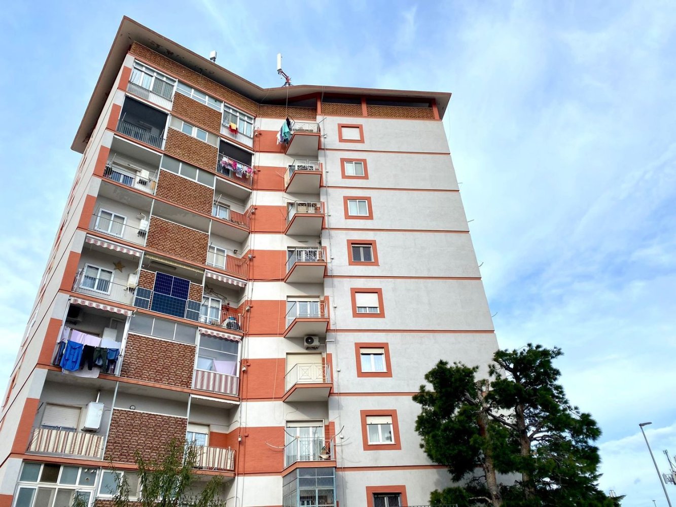 3 rooms Apartment in Bari, Italy No. 29082