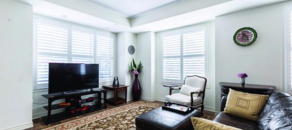 4 bedrooms House in Mississauga, Canada No. 899 11