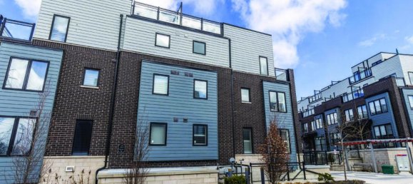 4 bedrooms House in Mississauga, Canada No. 899 3