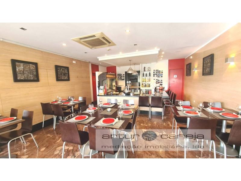 80m² Commercial property in Arcos de Valdevez, Portugal No. 306587