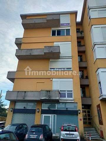 3 bedrooms Apartment in Cardano al Campo, Italy No. 266101