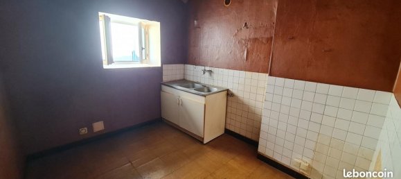 3 bedrooms House in Riom, France No. 265291 7