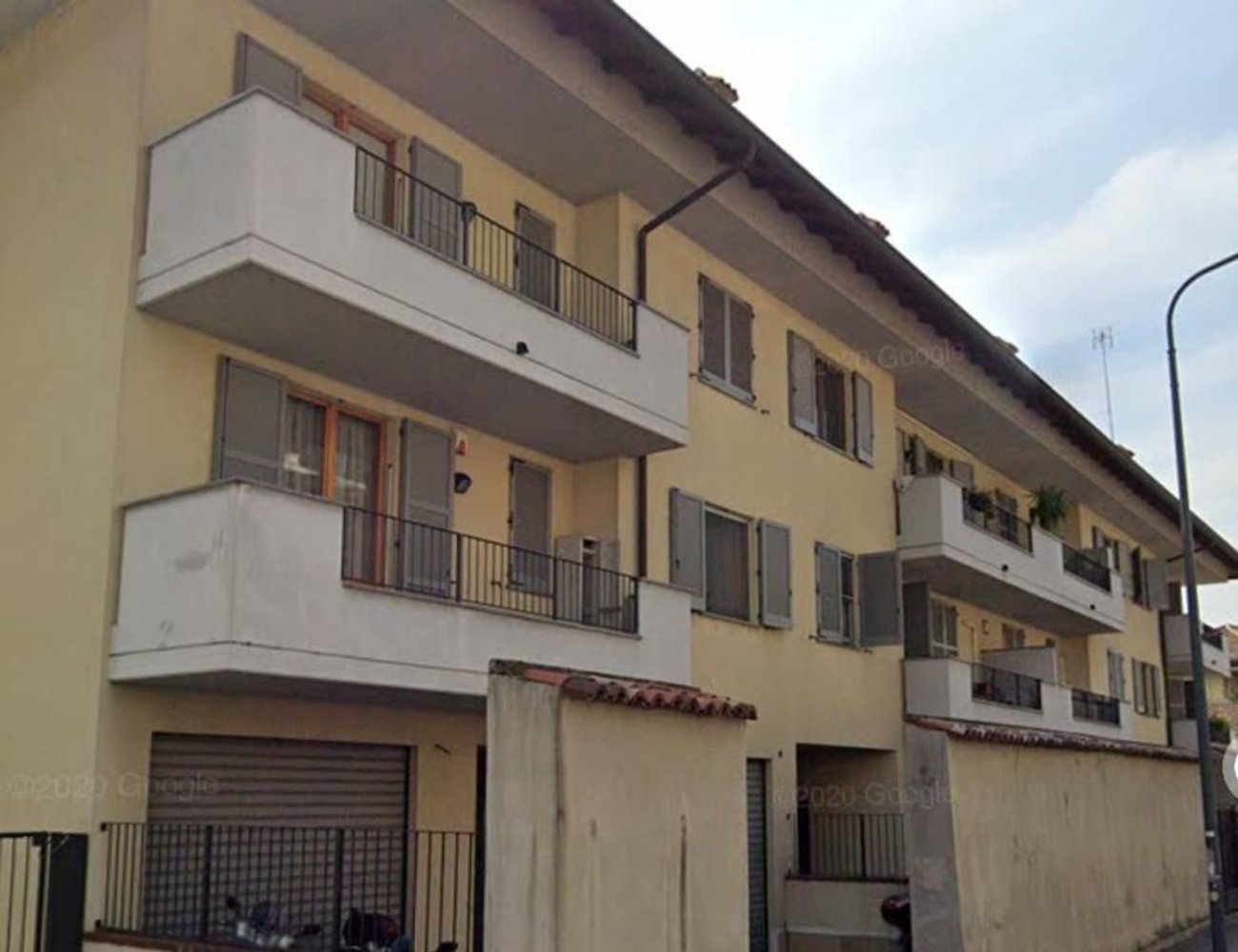 Квартира с 2 комнатами в Милан, Италия № 247329