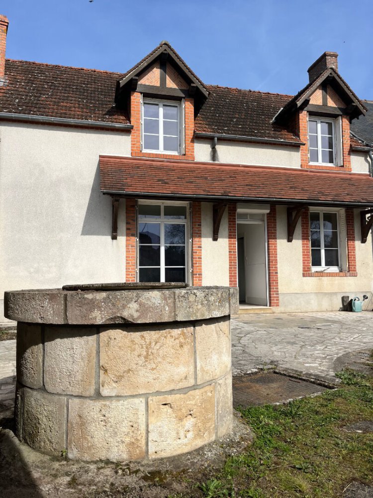 Casa de 4 dormitorios en Saint-Hilaire-Saint-Mesmin, France No. 78636