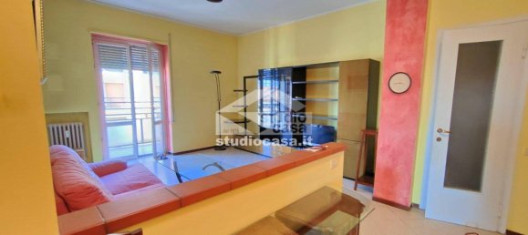 Apartamento de 2 dormitorios en Crema, Italy No. 351926 9