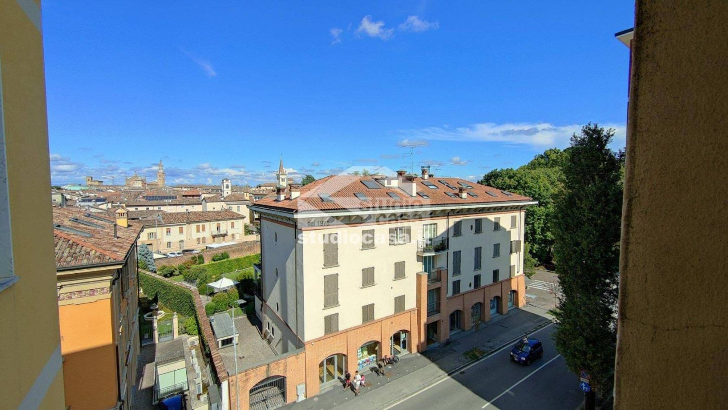 Apartamento de 2 dormitorios en Crema, Italy No. 351926