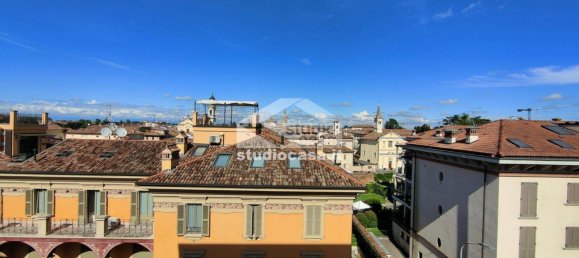 Apartamento de 2 dormitorios en Crema, Italy No. 351926 20