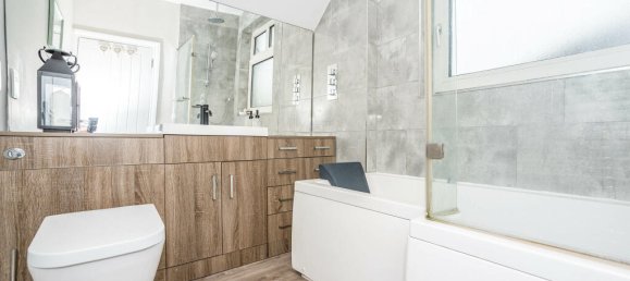 4 bedrooms House in Dartford, United Kingdom No. 10527 14