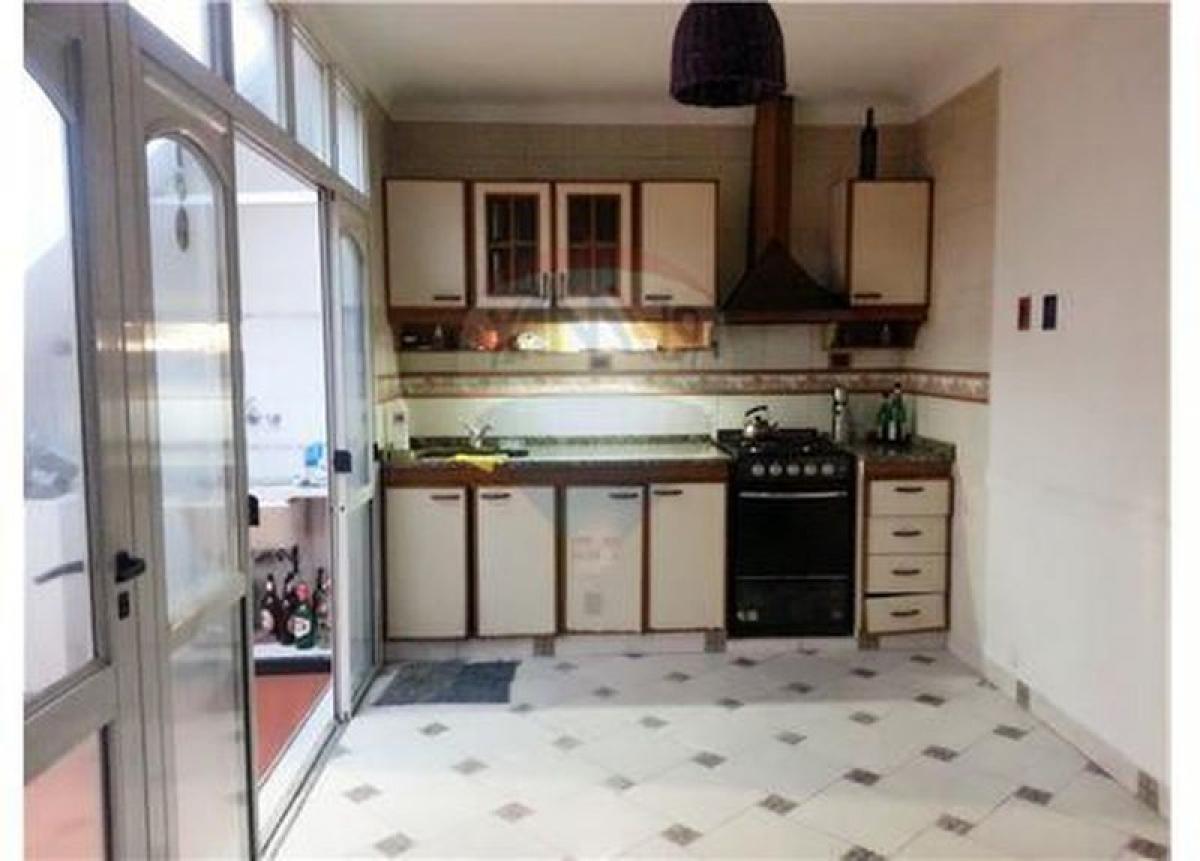 3 bedrooms House in Buenos Aires, Argentina No. 100018