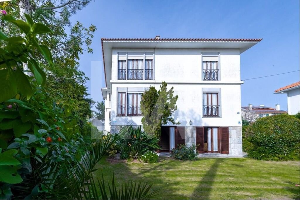 7 bedrooms Townhouse in Cascais, Portugal No. 124097
