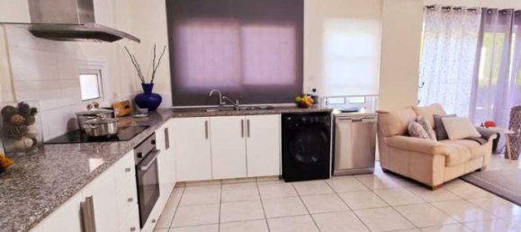 4 bedrooms Commercial property in Agios Athanasios, Cyprus No. 19932 5