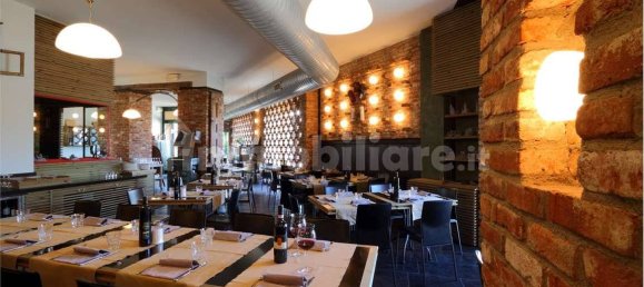 Коммерческая недвижимость с 5 комнатами в Марьяно Коменсе, Италия № 312652 3