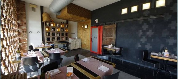 Коммерческая недвижимость с 5 комнатами в Марьяно Коменсе, Италия № 312652 11