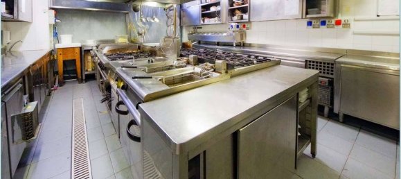 Коммерческая недвижимость с 5 комнатами в Марьяно Коменсе, Италия № 312652 21