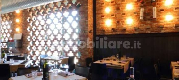 Коммерческая недвижимость с 5 комнатами в Марьяно Коменсе, Италия № 312652 2